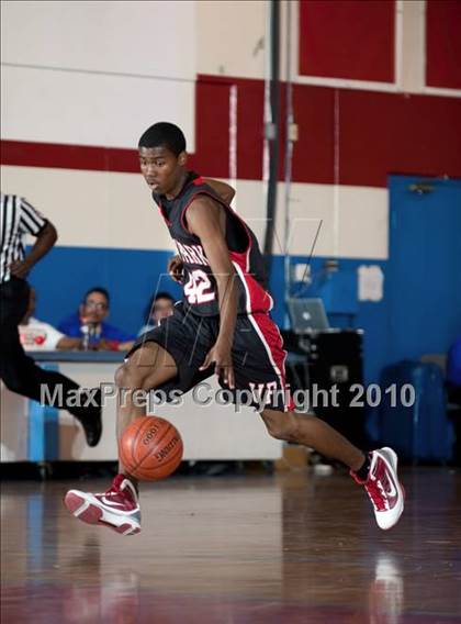 Thumbnail 2 in Lutheran vs. View Park (CIF SoCal D5 Playoffs) photogallery.