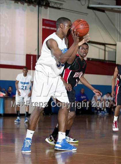 Thumbnail 1 in Lutheran vs. View Park (CIF SoCal D5 Playoffs) photogallery.