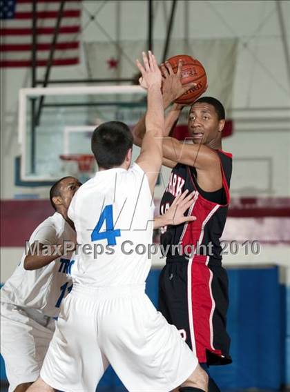 Thumbnail 3 in Lutheran vs. View Park (CIF SoCal D5 Playoffs) photogallery.