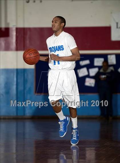 Thumbnail 2 in Lutheran vs. View Park (CIF SoCal D5 Playoffs) photogallery.