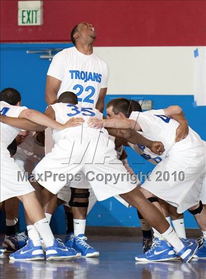 Thumbnail 2 in Lutheran vs. View Park (CIF SoCal D5 Playoffs) photogallery.
