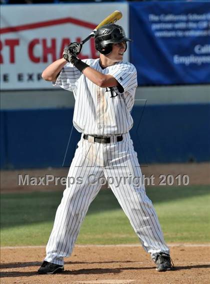 Thumbnail 1 in Dana Hills vs. El Dorado (CIF SS D1 Playoffs) photogallery.