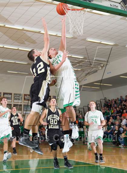 Thumbnail 2 in Triton Central vs. Shelbyville photogallery.