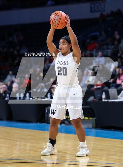 Thumbnail 3 in Lee's Summit West vs. Truman (MSHSAA Class 5 Sectional) photogallery.