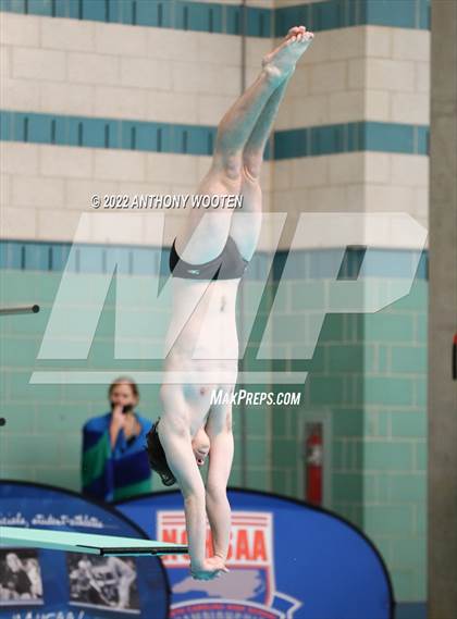 Thumbnail 2 in NCHSAA 3A State Diving Championships photogallery.