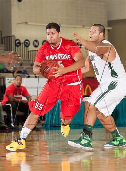 Thumbnail 2 in Mainland Regional vs Penns Grove (Wildwood Boardwalk Classic) photogallery.