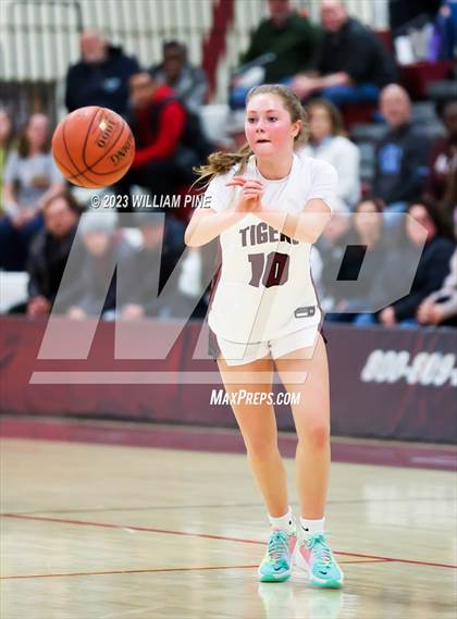 Thumbnail 2 in Middletown @ Kingston (Section 9 Class AA Quarterfinal) photogallery.