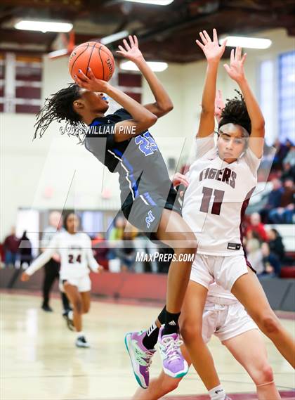 Thumbnail 2 in Middletown @ Kingston (Section 9 Class AA Quarterfinal) photogallery.