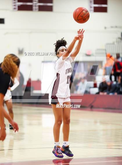 Thumbnail 3 in Middletown @ Kingston (Section 9 Class AA Quarterfinal) photogallery.