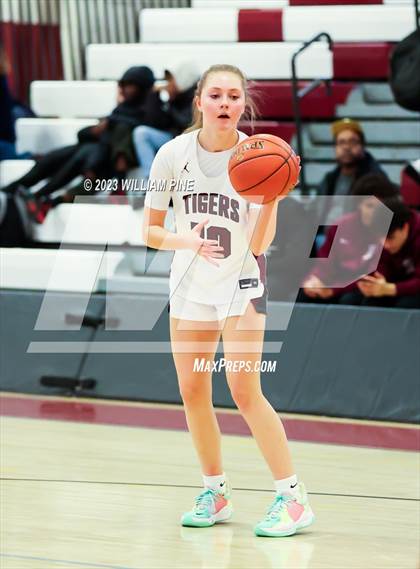 Thumbnail 1 in Middletown @ Kingston (Section 9 Class AA Quarterfinal) photogallery.