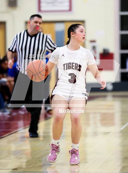 Thumbnail 1 in Middletown @ Kingston (Section 9 Class AA Quarterfinal) photogallery.