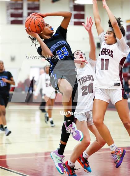 Thumbnail 1 in Middletown @ Kingston (Section 9 Class AA Quarterfinal) photogallery.