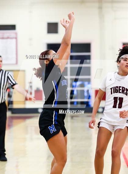 Thumbnail 2 in Middletown @ Kingston (Section 9 Class AA Quarterfinal) photogallery.