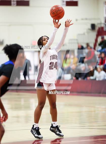 Thumbnail 2 in Middletown @ Kingston (Section 9 Class AA Quarterfinal) photogallery.