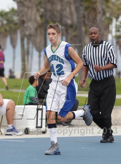 Thumbnail 3 in Oakwood vs. Pacifica Christian (@ Venice Beach) photogallery.