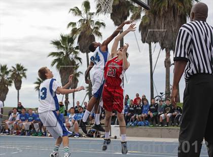 Thumbnail 3 in Oakwood vs. Pacifica Christian (@ Venice Beach) photogallery.
