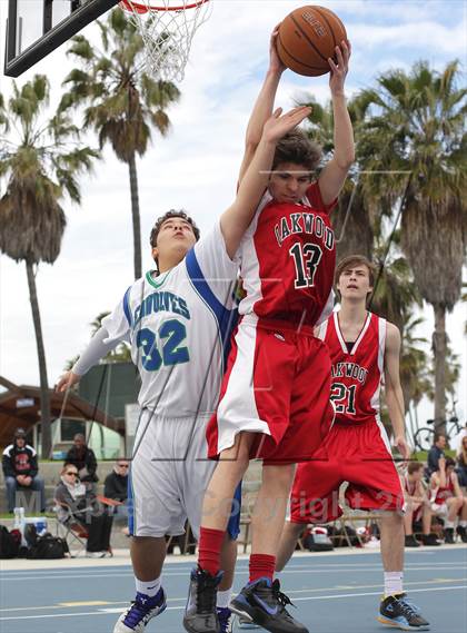 Thumbnail 1 in Oakwood vs. Pacifica Christian (@ Venice Beach) photogallery.