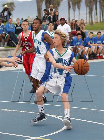 Thumbnail 3 in Oakwood vs. Pacifica Christian (@ Venice Beach) photogallery.