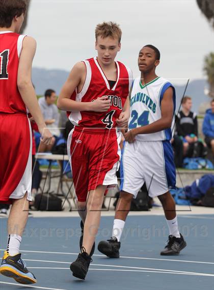 Thumbnail 2 in Oakwood vs. Pacifica Christian (@ Venice Beach) photogallery.
