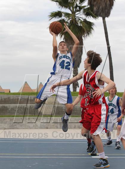 Thumbnail 2 in Oakwood vs. Pacifica Christian (@ Venice Beach) photogallery.