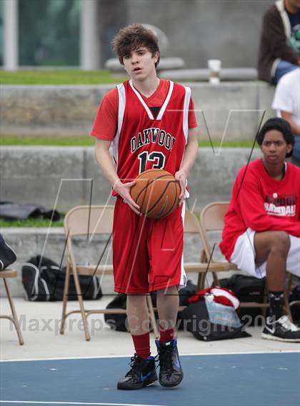 Thumbnail 3 in Oakwood vs. Pacifica Christian (@ Venice Beach) photogallery.