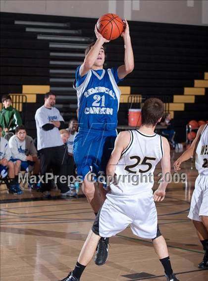 Thumbnail 2 in Temescal Canyon vs Westview (MaxPreps Holiday Classic) photogallery.