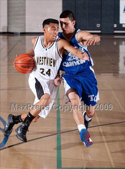 Thumbnail 3 in Temescal Canyon vs Westview (MaxPreps Holiday Classic) photogallery.