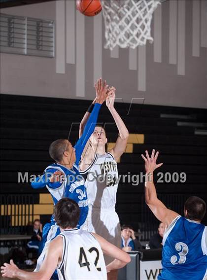 Thumbnail 1 in Temescal Canyon vs Westview (MaxPreps Holiday Classic) photogallery.