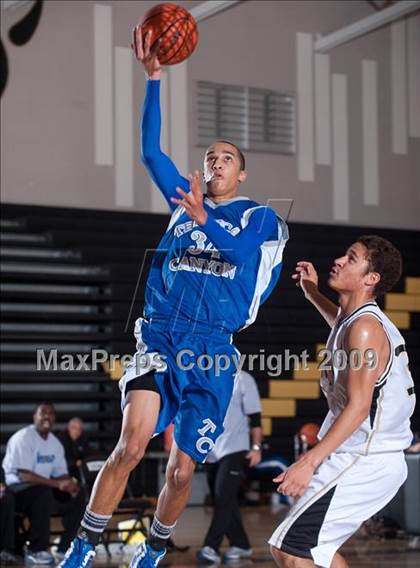 Thumbnail 3 in Temescal Canyon vs Westview (MaxPreps Holiday Classic) photogallery.