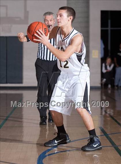 Thumbnail 3 in Temescal Canyon vs Westview (MaxPreps Holiday Classic) photogallery.