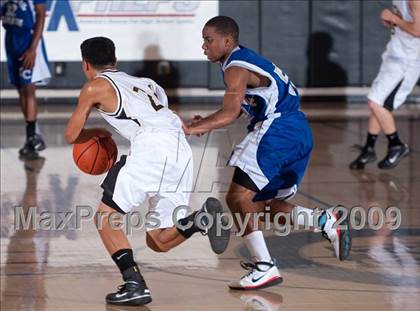 Thumbnail 1 in Temescal Canyon vs Westview (MaxPreps Holiday Classic) photogallery.