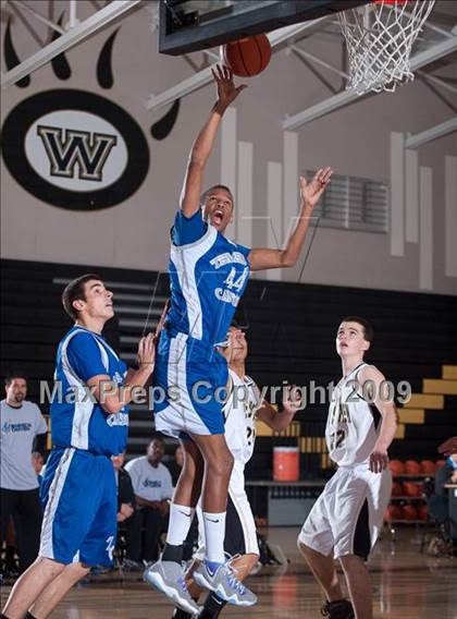 Thumbnail 3 in Temescal Canyon vs Westview (MaxPreps Holiday Classic) photogallery.