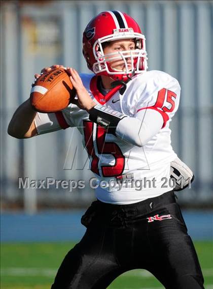 Thumbnail 2 in New Canaan vs. Windsor (CIAC Class L Semifinal) photogallery.