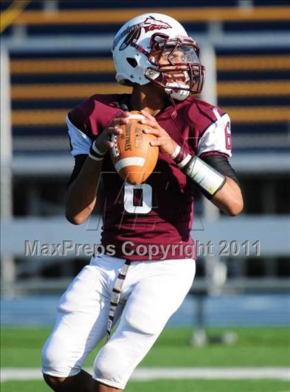 Thumbnail 2 in New Canaan vs. Windsor (CIAC Class L Semifinal) photogallery.