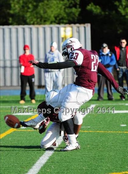Thumbnail 1 in New Canaan vs. Windsor (CIAC Class L Semifinal) photogallery.