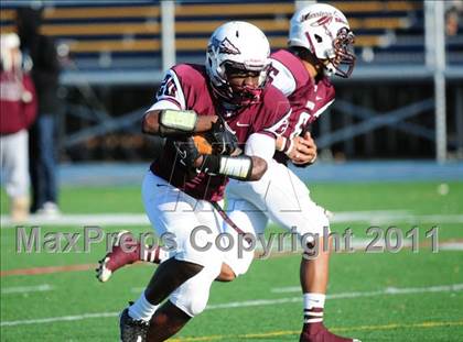 Thumbnail 2 in New Canaan vs. Windsor (CIAC Class L Semifinal) photogallery.