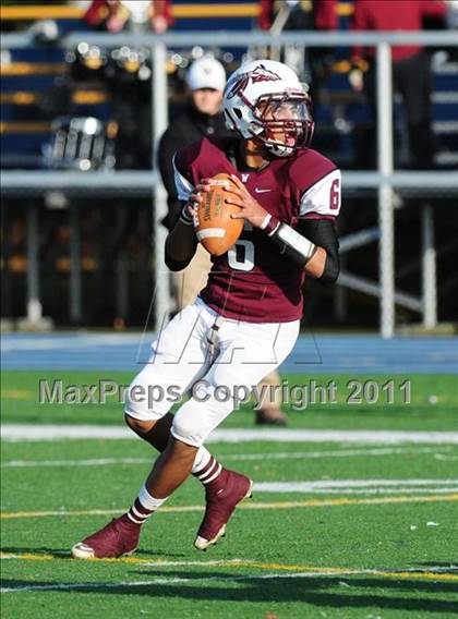 Thumbnail 2 in New Canaan vs. Windsor (CIAC Class L Semifinal) photogallery.