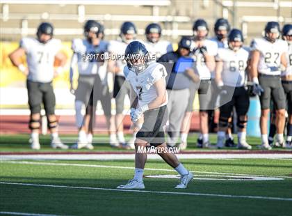 Thumbnail 2 in Longview vs. Dallas Jesuit (UIL 6A Area Playoff) photogallery.
