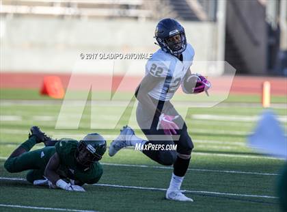 Thumbnail 2 in Longview vs. Dallas Jesuit (UIL 6A Area Playoff) photogallery.