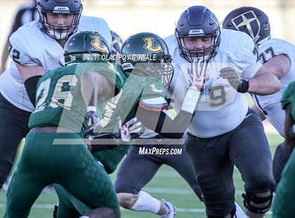 Thumbnail 2 in Longview vs. Dallas Jesuit (UIL 6A Area Playoff) photogallery.