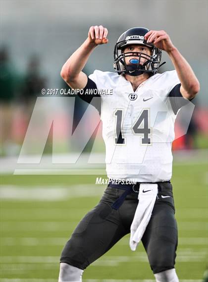 Thumbnail 2 in Longview vs. Dallas Jesuit (UIL 6A Area Playoff) photogallery.