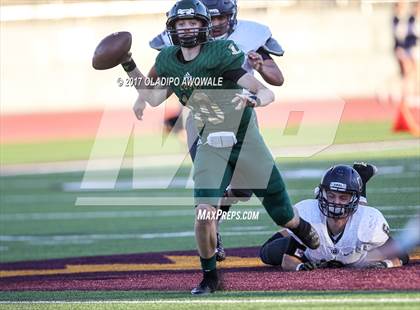 Thumbnail 2 in Longview vs. Dallas Jesuit (UIL 6A Area Playoff) photogallery.