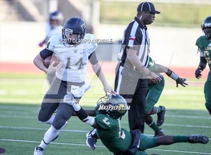 Thumbnail 2 in Longview vs. Dallas Jesuit (UIL 6A Area Playoff) photogallery.