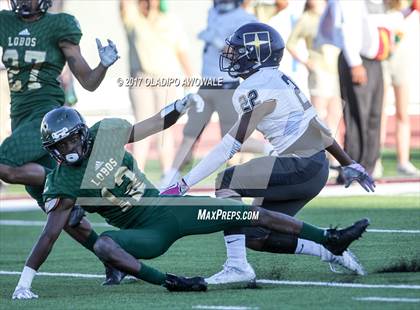 Thumbnail 2 in Longview vs. Dallas Jesuit (UIL 6A Area Playoff) photogallery.