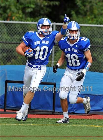 Thumbnail 2 in Ludlowe @ Darien photogallery.