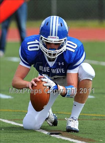 Thumbnail 1 in Ludlowe @ Darien photogallery.