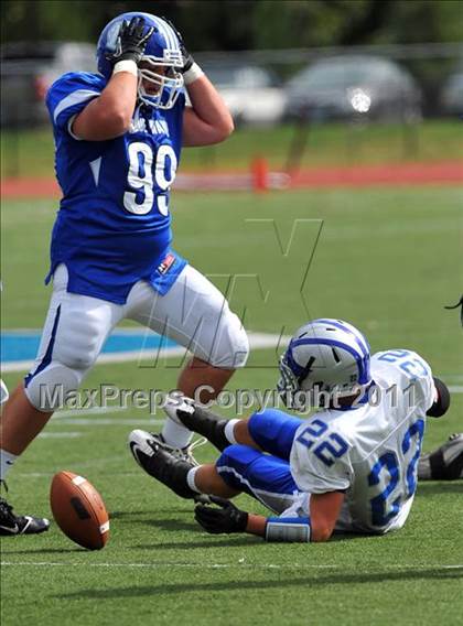 Thumbnail 3 in Ludlowe @ Darien photogallery.