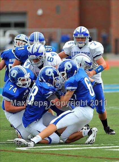 Thumbnail 1 in Ludlowe @ Darien photogallery.