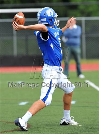 Thumbnail 3 in Ludlowe @ Darien photogallery.