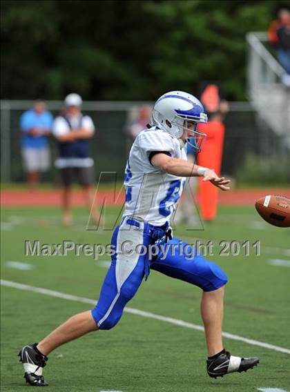 Thumbnail 1 in Ludlowe @ Darien photogallery.